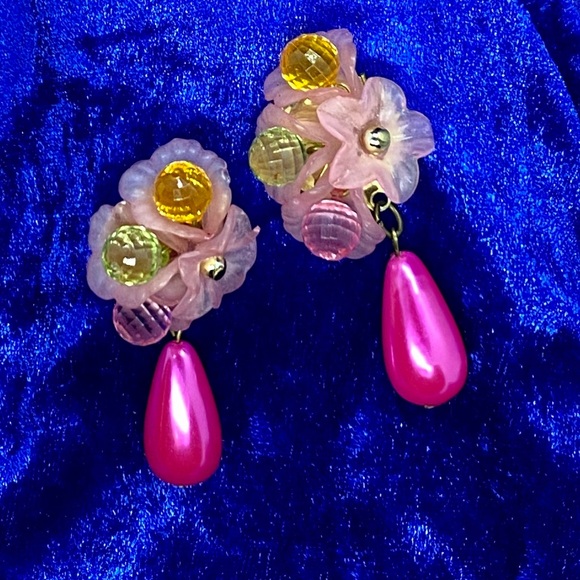 🔴Fashion Earrings $5 OR 3 🔴 for $12 - Picture 2 of 5